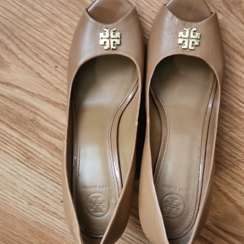 Tory Burch Brown Leather Loafers with Gold Logo